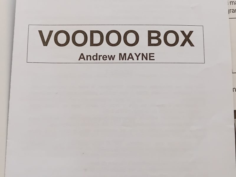 Voodoo Box carton aux parapluies