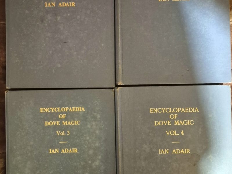 4 volumes Encyclopedia of dove magic