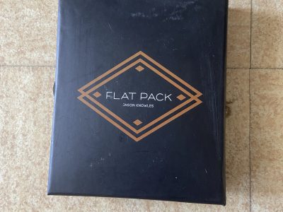 Flat Pack (dos bleu) de Jason Knowles