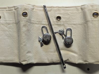 Evasion d'un sac postal (Mail bag escape)