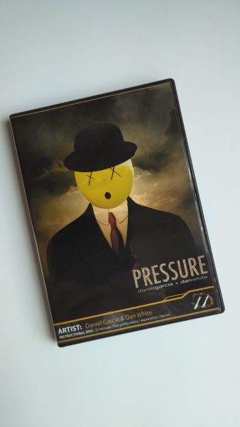 PRESSURE : Pénétration d'un téléphone dans UN ballon. UN MIRACLE !