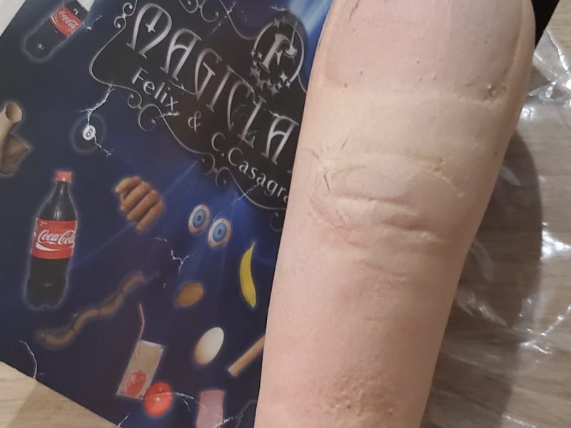 Pouce géant latex de chez Magiclatex